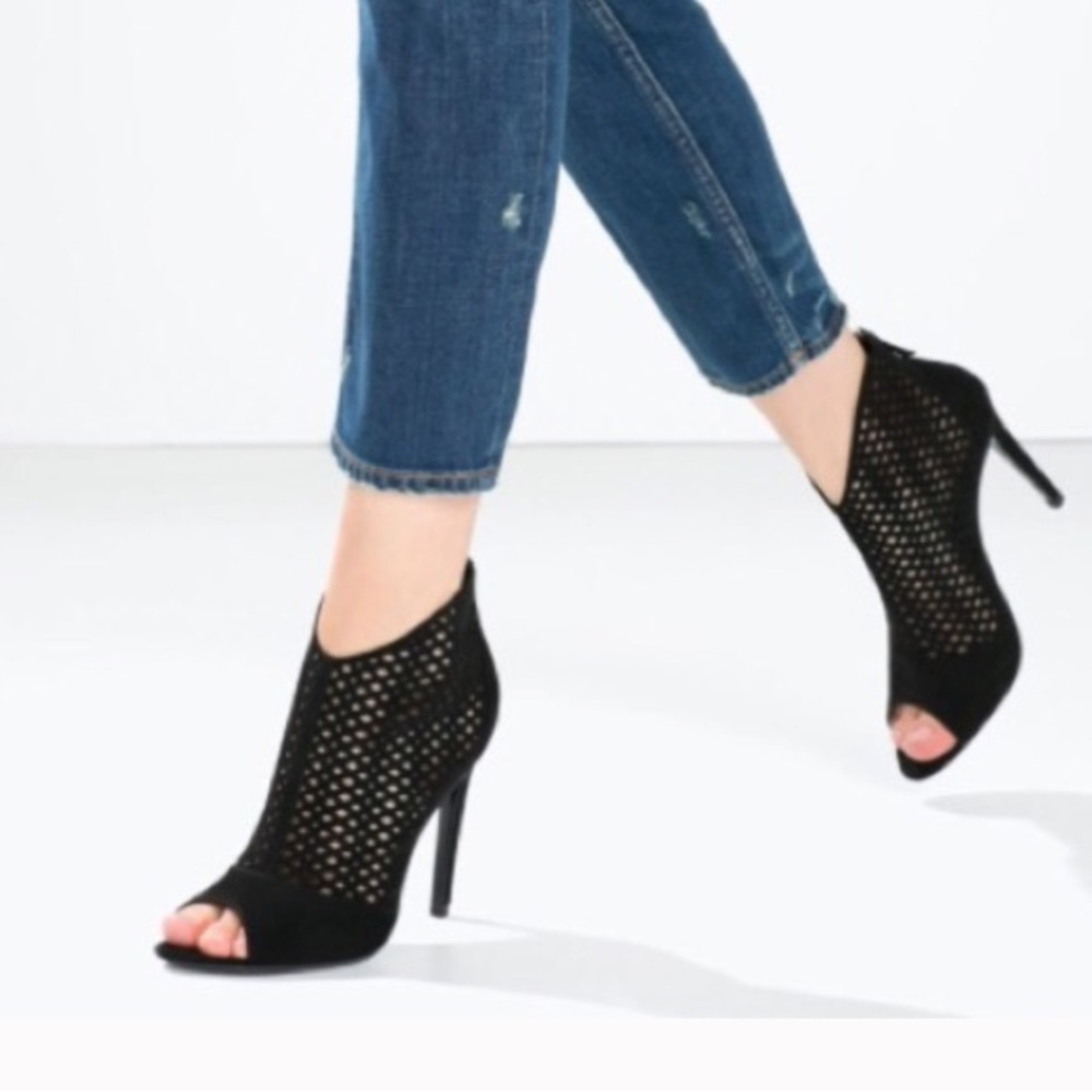 NWOT Zara Ankle Booties. Size 9